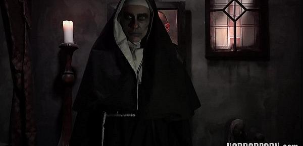  HORRORPORN Damned Nun